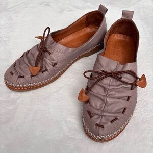 SPRING STEP Berna Taupe Genuine Leather Unique Slip-On Loafers--EUC--8.5